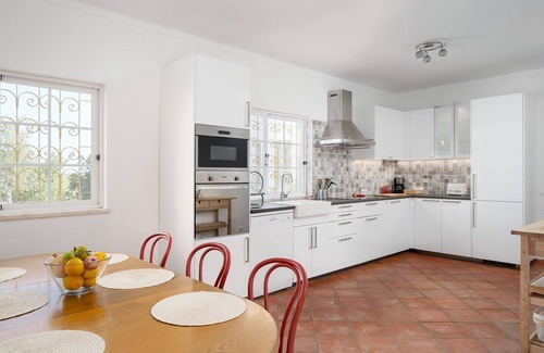 Silves Villa | Ocean view villa. Private pool garden. Close to all. AC. High speed internet.