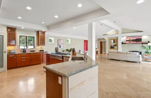 La Jolla Mesa Villa | OCEAN View Villa w/ Hot-tub, Pool, Fireplace