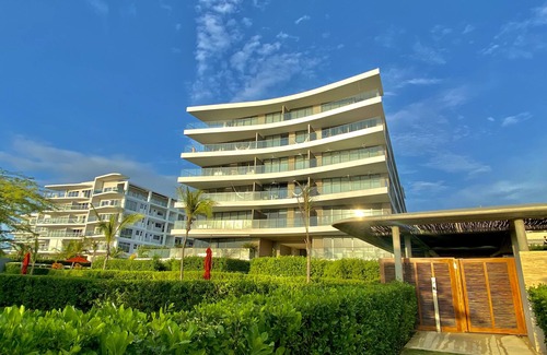 Zona Norte Condo | Ocean View w/direct access to Manzanillo Beach in Cartagena - Serena Del Mar