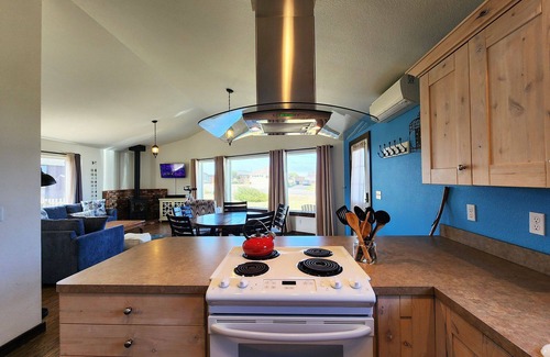 Yachats House | Ocean View, Walk to Everything! Dog Friendly! Cute Yachats, Oregon Home!