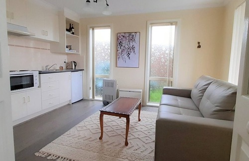 San Remo House | Ocean View with beach and shops at door step