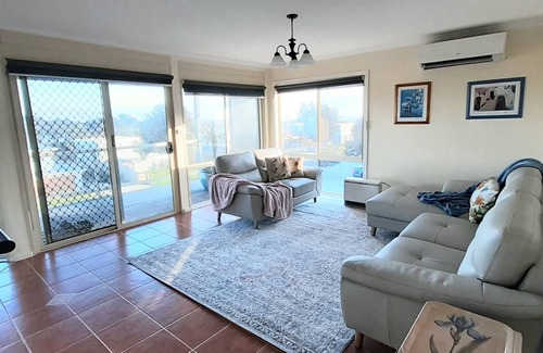 San Remo House | Ocean View with beach and shops at door step