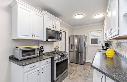 Ocean Grove House | Ocean View with Garage, Private Driveway and Yard! 1.5 Blocks to Beach!