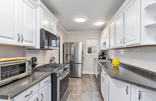 Ocean Grove House | Ocean View with Garage, Private Driveway and Yard! 1.5 Blocks to Beach!