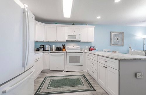 Rodanthe Condo | Ocean Views! 2BR Condo.Pvt Balcony. Pool. Elevator