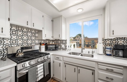 Cayucos House | Ocean Views 3BR Sleeps 9!