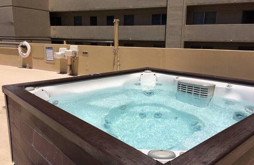 McCully - Moiliili Apartment | Ocean Views 42nd Floor Penthouse "2bedrm/2bath