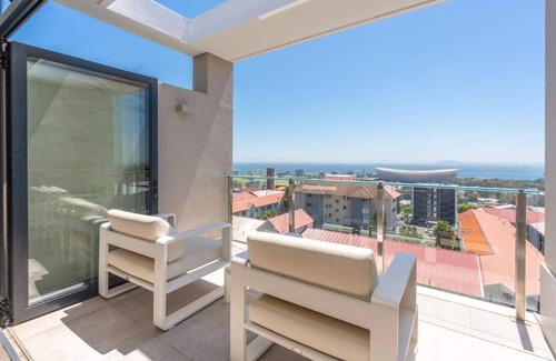 Green Point Apartment | Ocean Views 5 Bedroom Apartments
