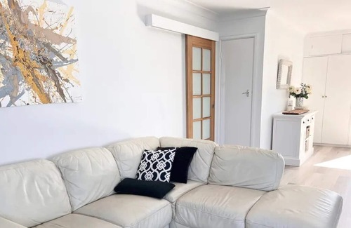 Batehaven House | Ocean views and one block from the beach