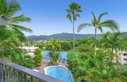 Trinity Beach Apartment | Ocean Views for the Whole Family