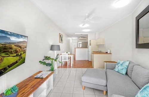 Trinity Beach Apartment | Ocean Views for the Whole Family