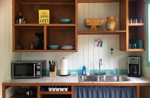 Estate Calabash Boom Cottage | Ocean Views, Kitchen & Amenities - Perfect for Budget-Minded Travelers