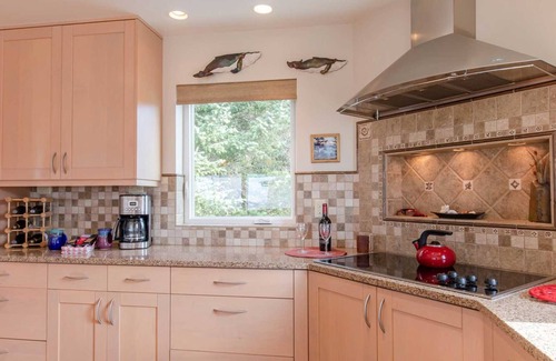 Manzanita House | Ocean Views! Large Unique home with wrap around deck, 3 bedrooms, large kitchen!