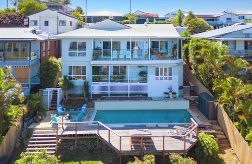 Banora Point Apartment | Ocean views/minutes to Kingy & Cooly/has pool/pet friendly/pretty inside & out