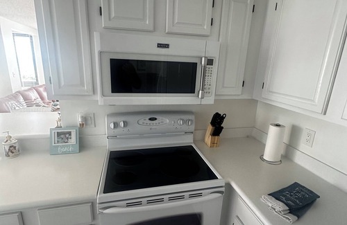 Stuart Apartment | OCEAN VIEWS! OCEAN VIEWS!- BREATHTAKING DIRECT BEACHFRONT CONDO 2/2