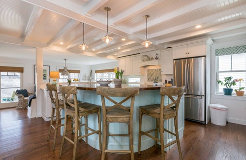 Loveitts Field House | OCEAN VIEWS, Rooftop Deck, HOT TUB, new back deck! 3-min walk to Willard Beach