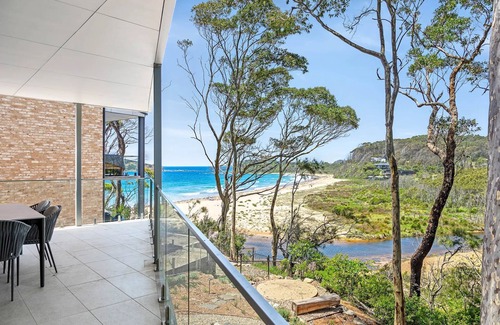 Rosedale House | Ocean Views, Steps to Beach & WiFi | Yowani House