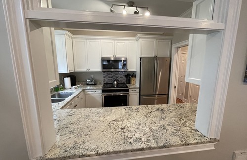 Isle of Palms House | Ocean Views, Steps to the Beach & GP Pools, Monthly Long Term discounts