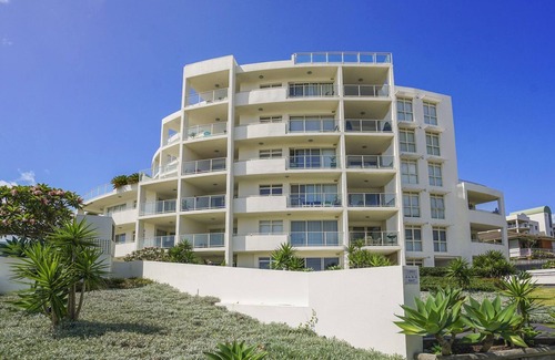 The Entrance Apartment | Ocean Views, SUNDRIFT- Unit 26