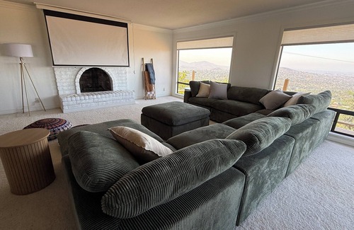 Mount Helix House | OCEAN VIEWS w/Pool and Hot Tub in Spacious 5-Bedroom Home