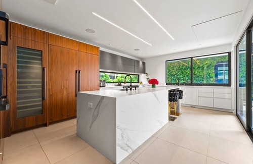 'Aina Haina House | Ocean Villa Emilie by Gather: Private Gym, Pool & Designer Interiors