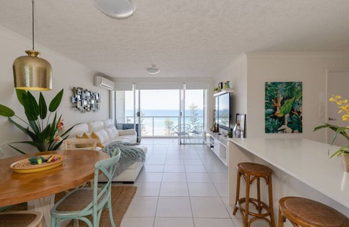 Burleigh Heads Apartment | Ocean Vista Escape Burleigh Beach