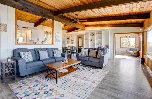 Gold Beach House | Ocean Vista Gold Beach Getaway!