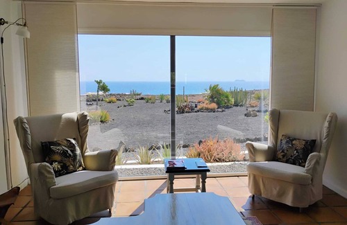 Guatiza House | Ocean - Volcano House