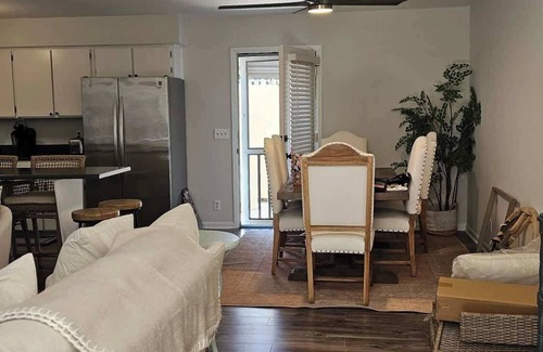 Saint Simons Island Apartment | Ocean Waves Summary: