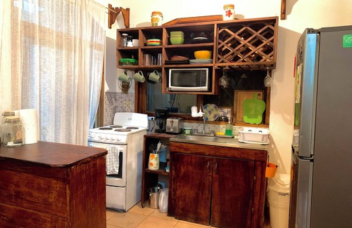 Samara Cottage | Oceana Breeze 2-bedroom lovely cottage a few steps from Sámara beach with AC