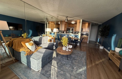 Redondo Beach Apartment | Oceanfront 1 BR Oasis w/Parking & Heated Pool