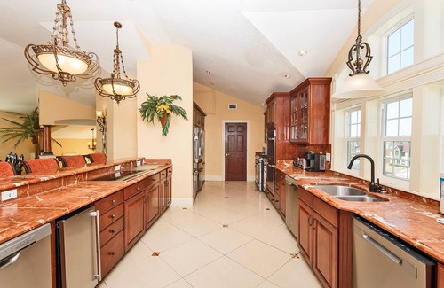 Kill Devil Hills House | OCEANFRONT, 18 BRs, ELEV, Theater, Rec Room, Poolside Bar, Luxury, EP204, Grande Ritz Carolina