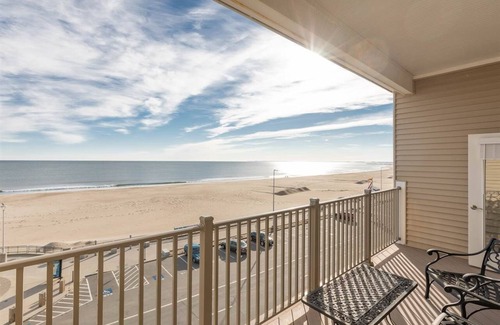 Hampton Condo | Oceanfront 2 bed/2 bath, 1200 square feet!