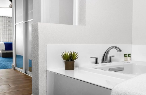 Palm Beach Resort | Oceanfront - 2 Bedroom - Marriott's Aruba Ocean Club - Full Resort Access