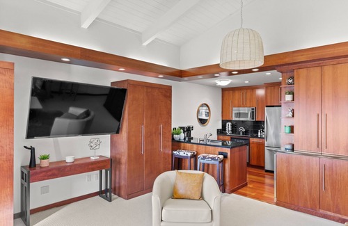 Monterey Condo | Oceanfront 2 bedroom Luxury Paradise! Ocean Harbor House. Steps to the beach!