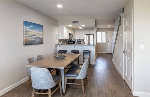 Rio del Mar Condo | Oceanfront 2BR, Beach Access, Fire Pit & More