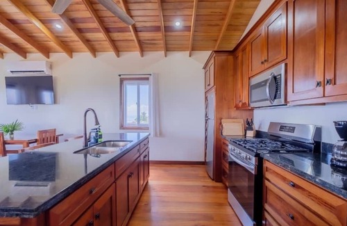 Belize City Villa | Oceanfront 3 bed/2 Bath Home w Pool - Upper Unit