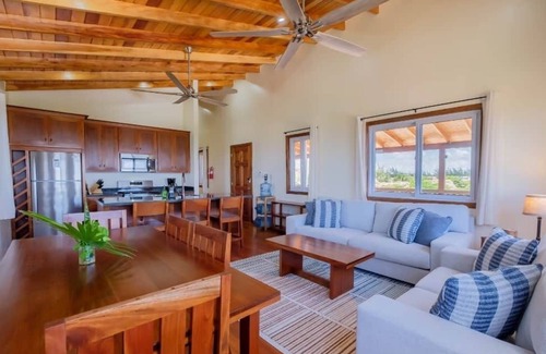 Belize City Villa | Oceanfront 3 bed/2 Bath Home w Pool - Upper Unit