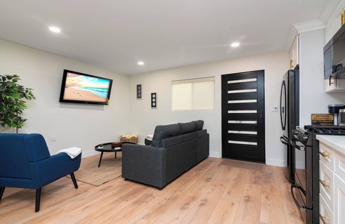 Sunset Beach House | Oceanfront 3-Story Beach House – Luxurious Sunset Beach, Huntington Beach