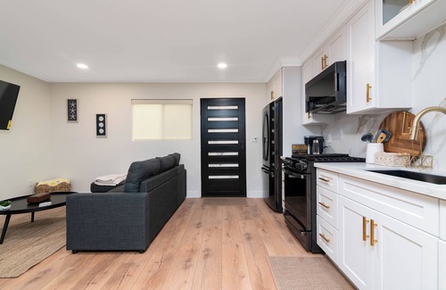 Sunset Beach House | Oceanfront 3-Story Beach House – Luxurious Sunset Beach, Huntington Beach