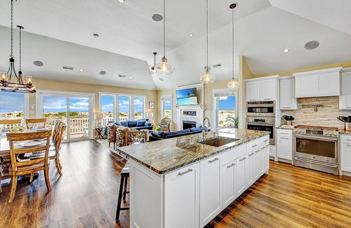 Salvo House | Oceanfront-6B/6.5B, Elevator, Gameroom, SaltPool, Hot Tub, Cabana