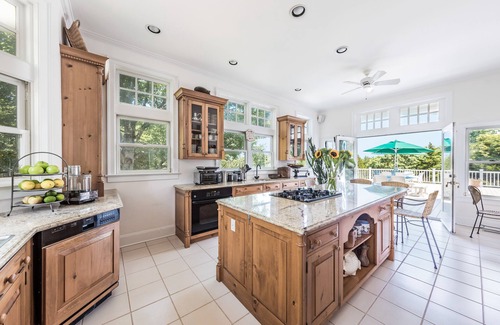 Amagansett Dunes House | Oceanfront Amagansett Gem - Available for Labor Day!
