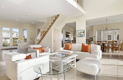 West Hampton Dunes House | OCEANFRONT BEACH HOUSE W/POOL & HOT TUB FACING THE OCEAN- FALL/WINTER DEALS!