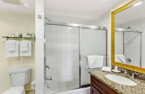 Honokowai Resort | Oceanfront balcony, 40 ft to ocean, 2 bed, 2 bath, remodeled! 3/8-3/15/2025!