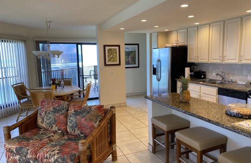 Honokowai Resort | Oceanfront balcony, 40 ft to ocean, 2 bed, 2 bath, remodeled! 3/8-3/15/2025!
