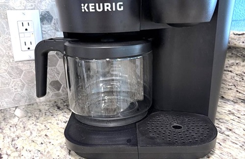 Myrtle Beach Condo | Oceanfront Bliss – Bright Blue Condo with Balcony & Beach Views