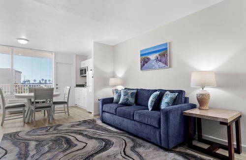 Silver Beach Park Condo | Oceanfront Bliss – Updated Condo Close to Daytona Events