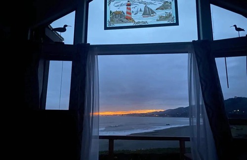 Smith River Apartment | Oceanfront Cabin 4 With Jacuzzi Stunning Views