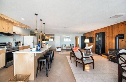 Campbell River House | Oceanfront Central Seawalk Location | Patio, BBQ