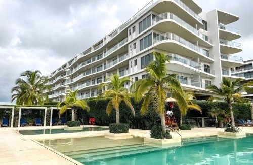 Zona Norte Apartment | Oceanfront condominium with direct beach access Morros IO